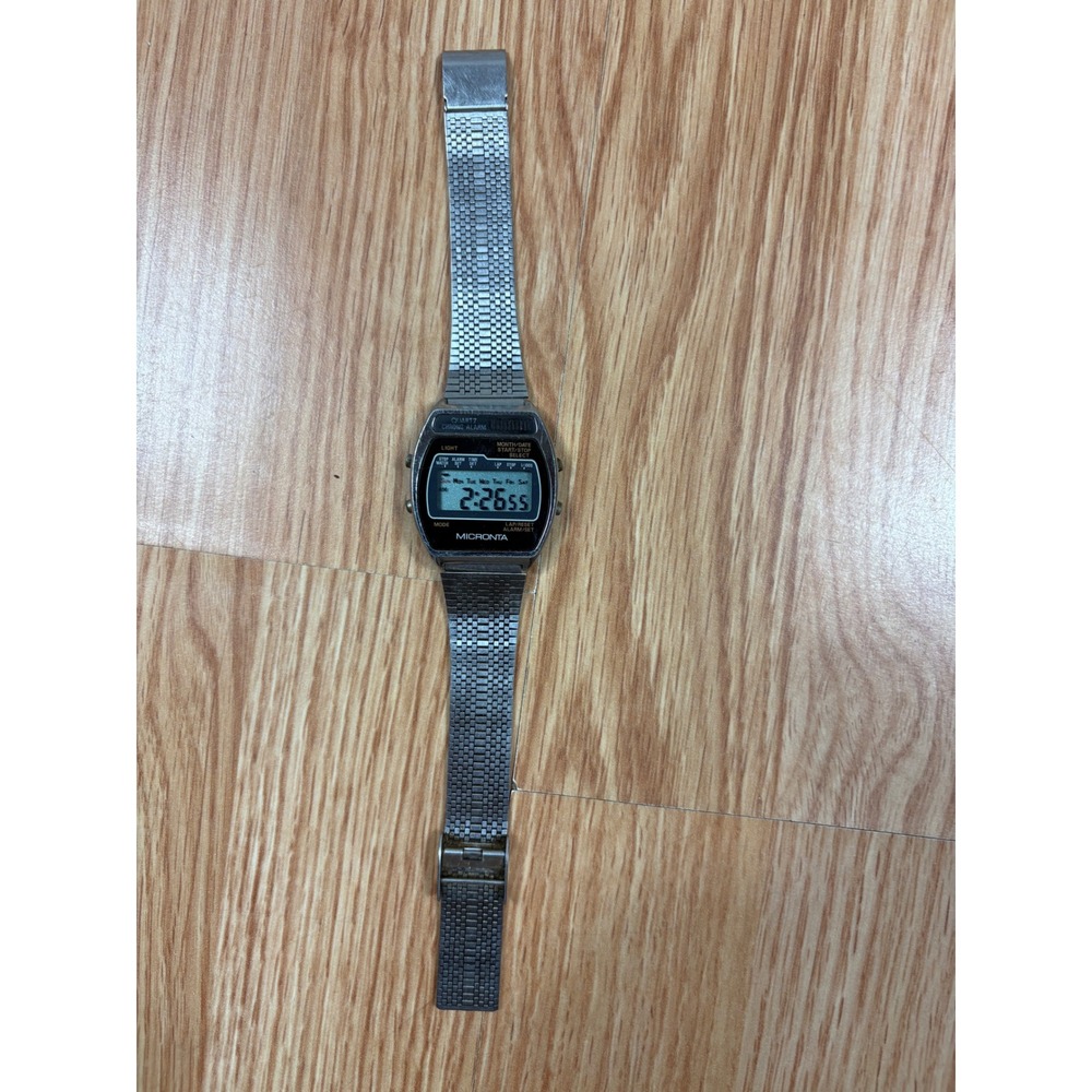 Vintage Micronta Radio Shack Digital Watch Silver Tone Quartz Chrono Alarm LCD